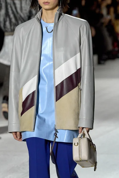 Look 75
